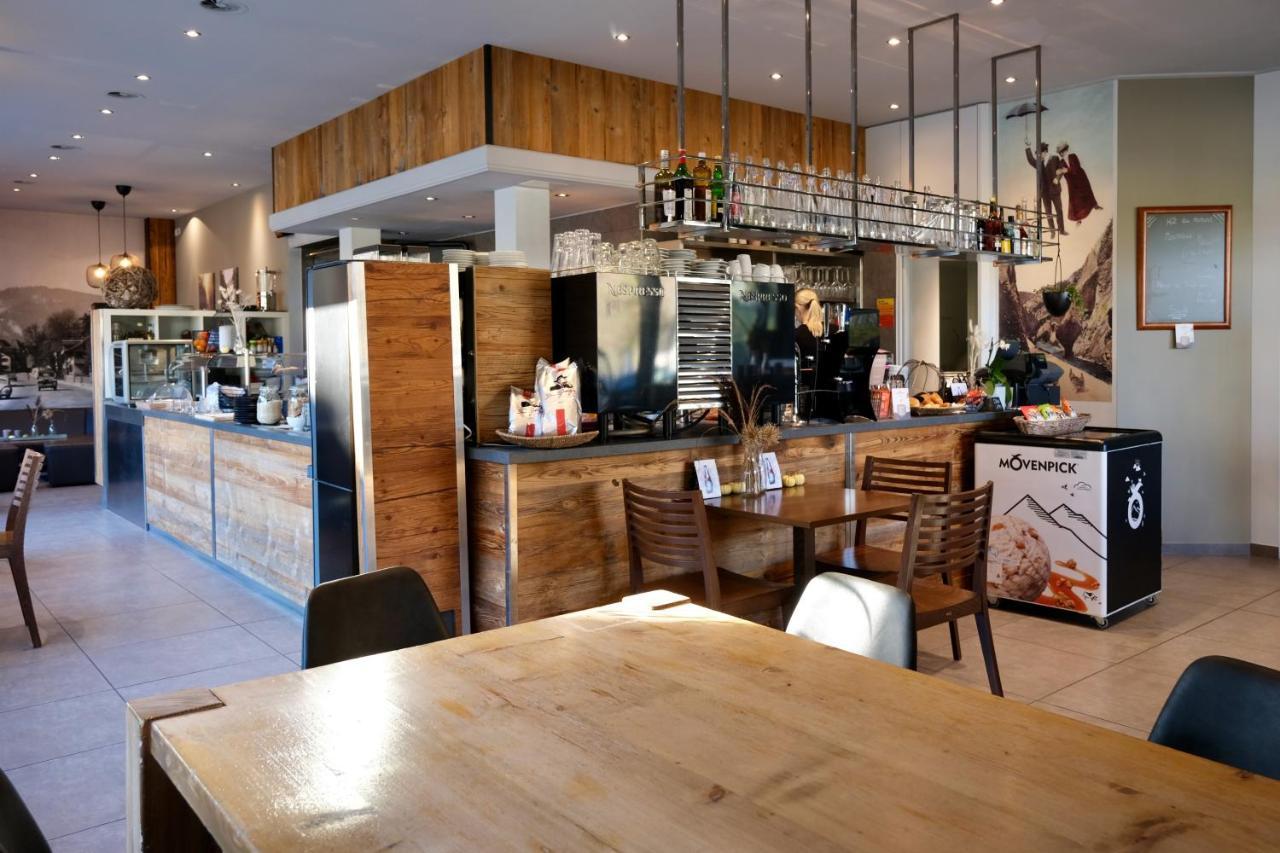 מוטייה Hotel Oasis מראה חיצוני תמונה